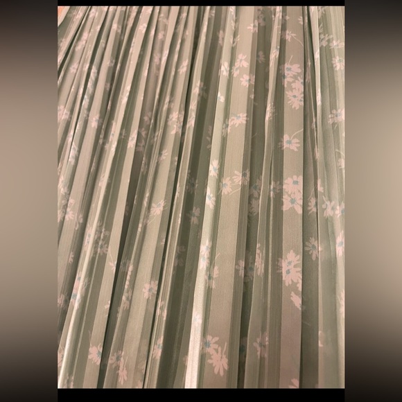 & other stories green floral pleated midi skirt size 10 - Picture 3 of 7